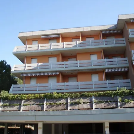 Lovely And Serene Flat Near Pluto Апартаменты Бибионе